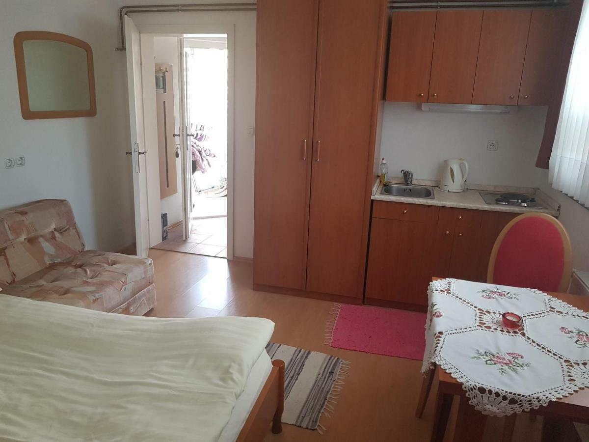 Apartment Lipar Преддвор Екстер'єр фото